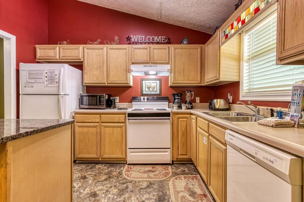 River Song, Near River, Hot Tub, Foosball, Wifi 1089 Free Tickets Each Paid Day, Dollywood And More Sevierville Dış mekan fotoğraf