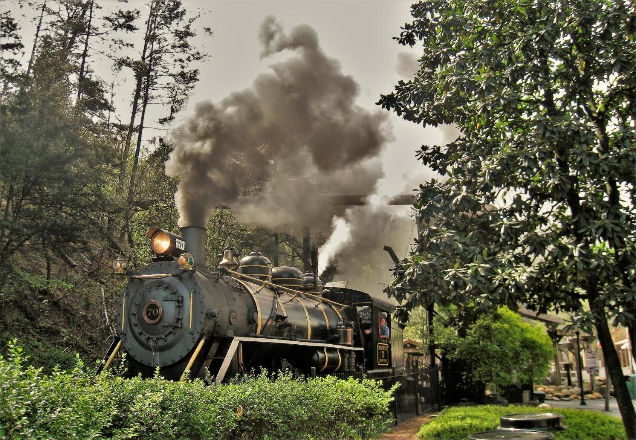 River Song, Near River, Hot Tub, Foosball, Wifi 1089 Free Tickets Each Paid Day, Dollywood And More Sevierville Dış mekan fotoğraf